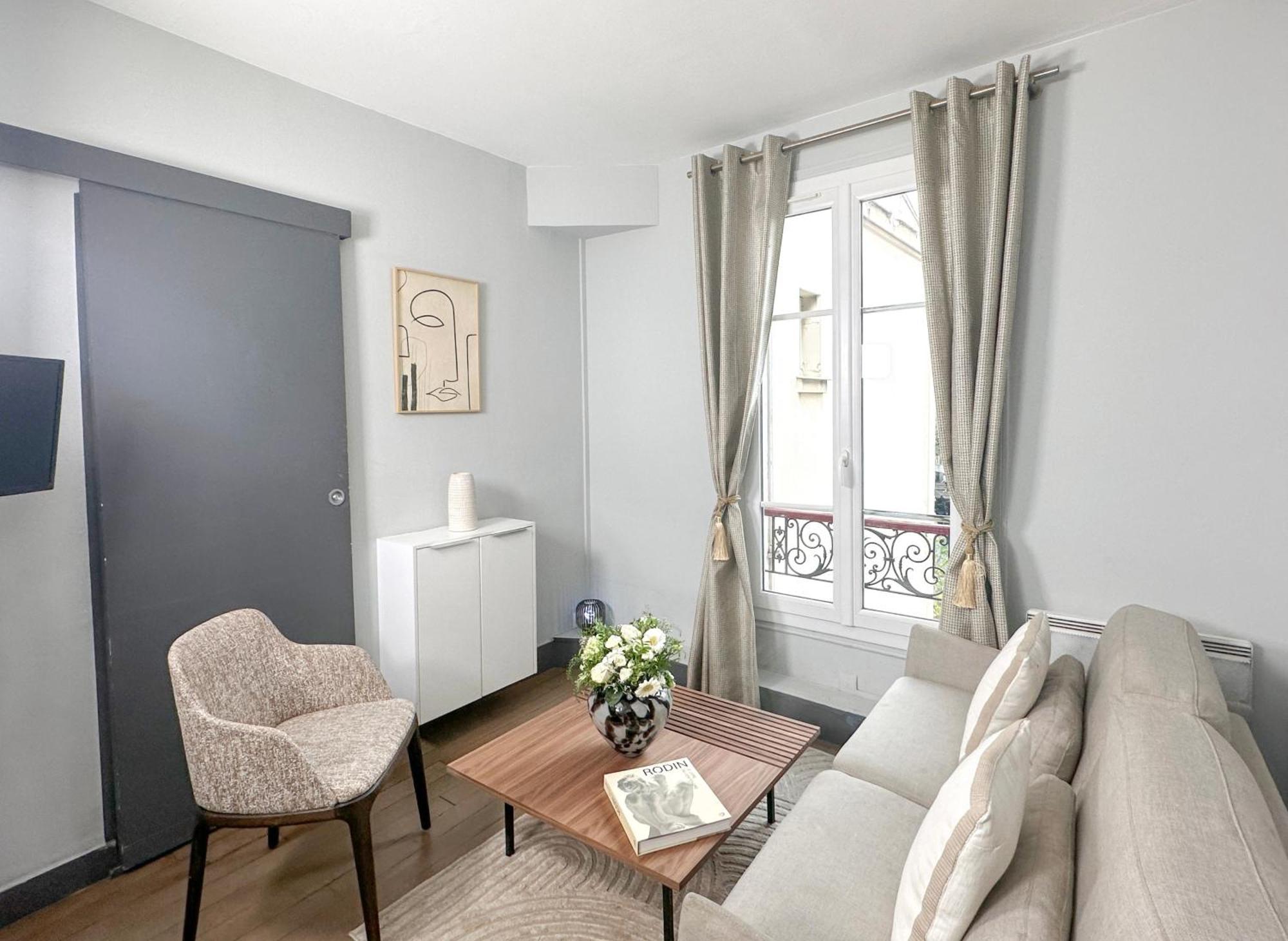 Stunning Apartment Near Eiffel Tower Париж Екстер'єр фото