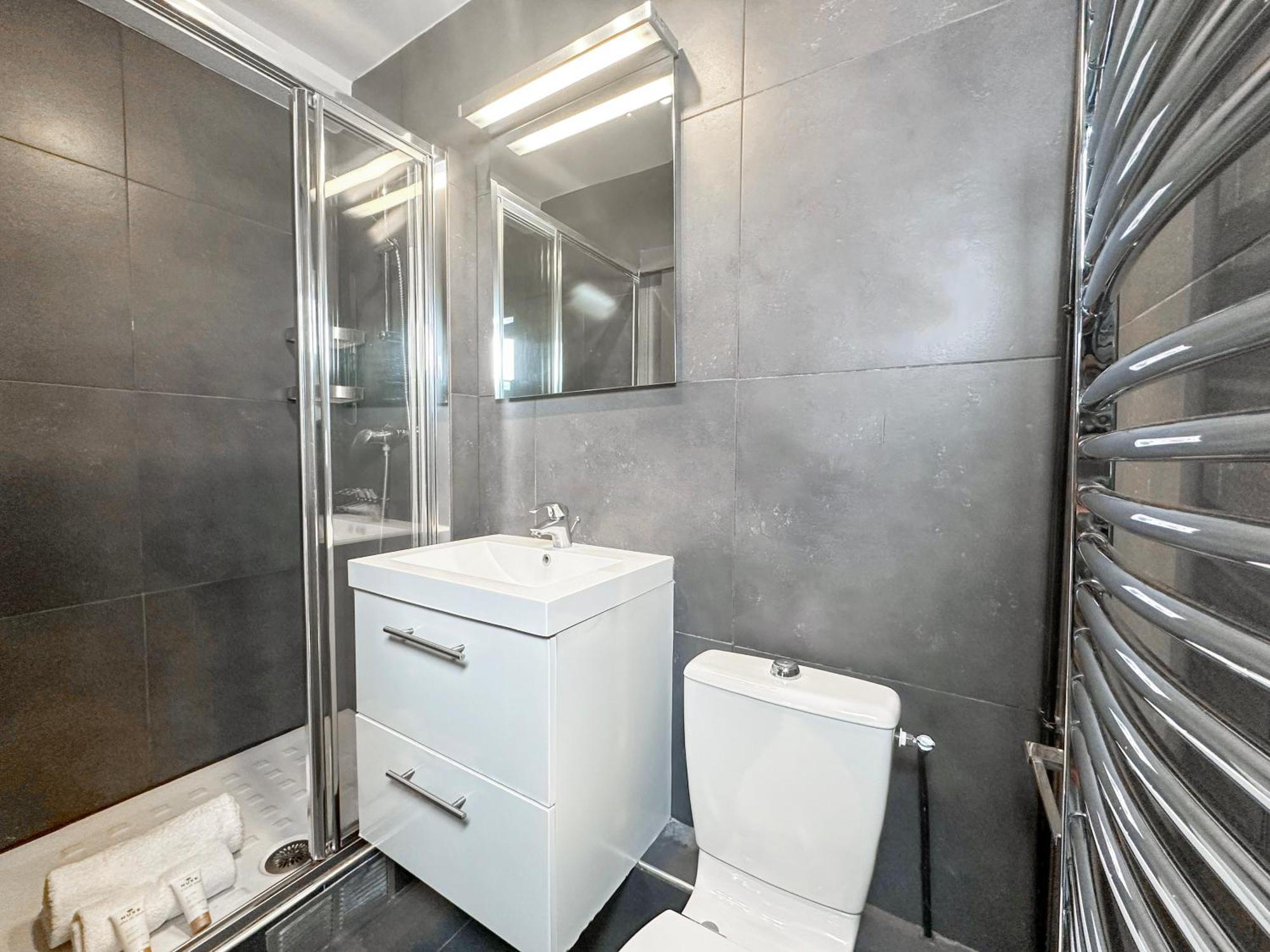 Stunning Apartment Near Eiffel Tower Париж Екстер'єр фото