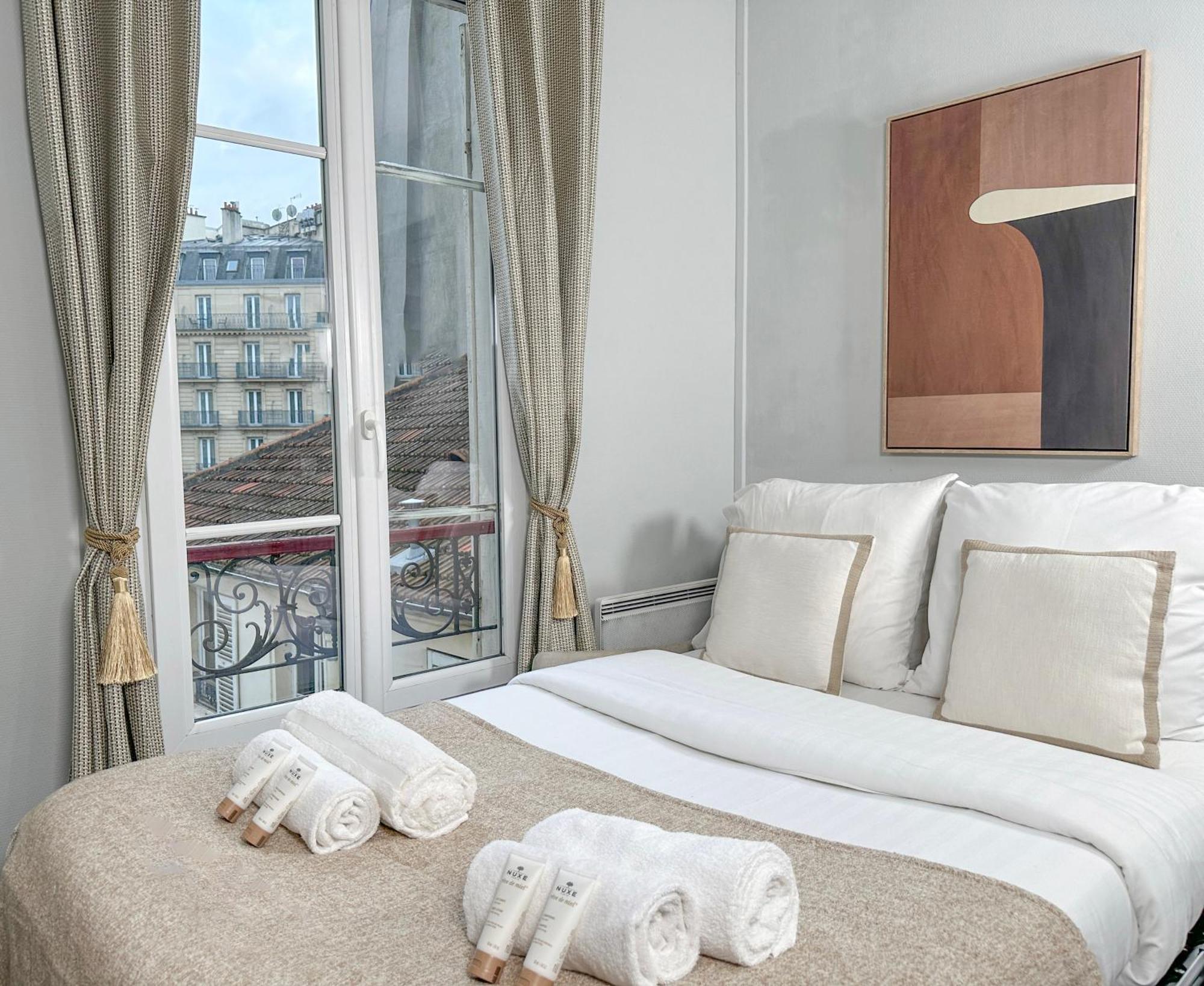 Stunning Apartment Near Eiffel Tower Париж Екстер'єр фото