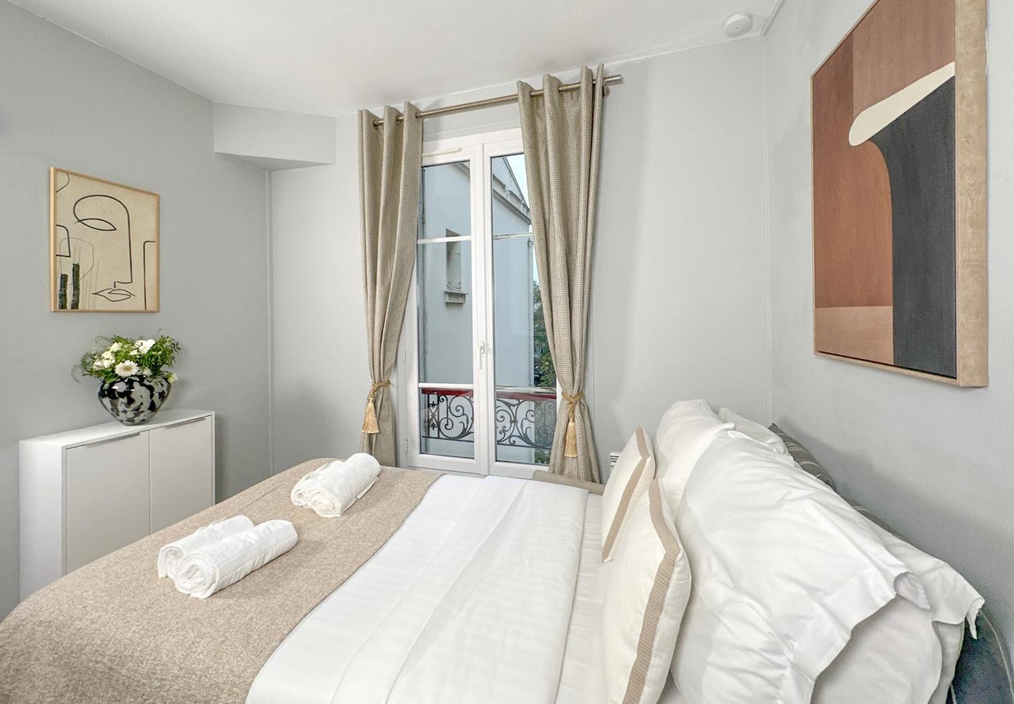 Stunning Apartment Near Eiffel Tower Париж Екстер'єр фото