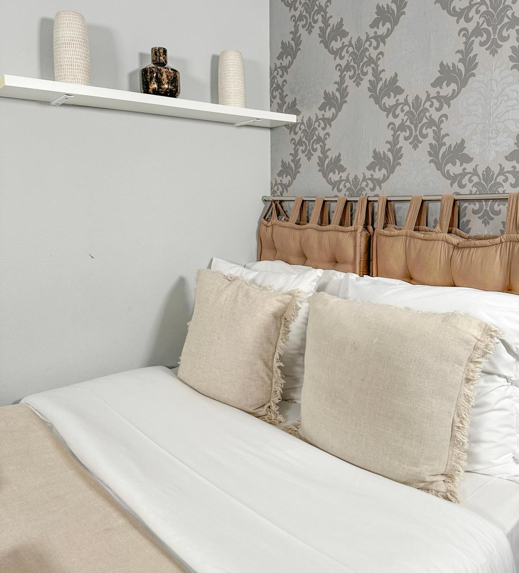 Stunning Apartment Near Eiffel Tower Париж Екстер'єр фото