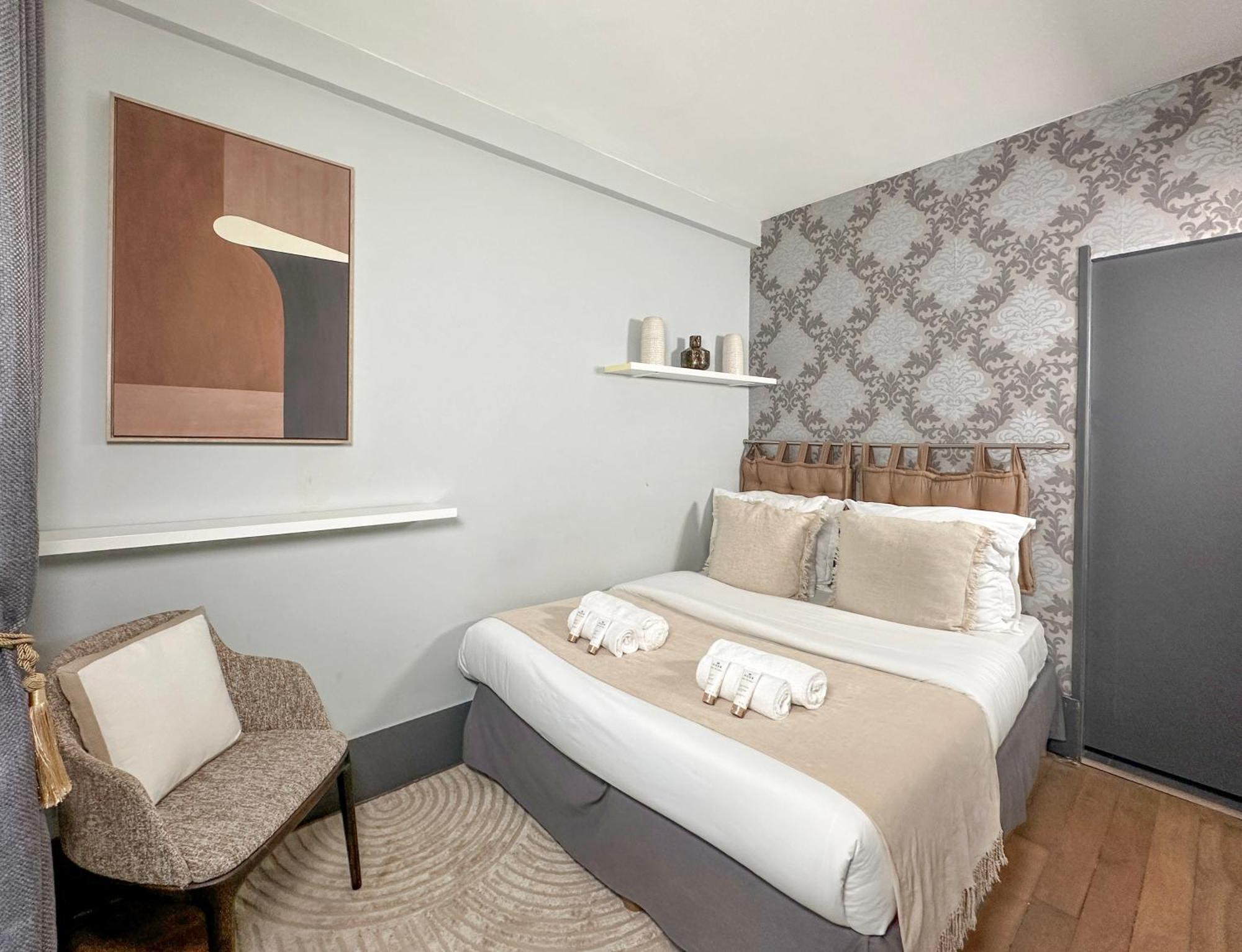Stunning Apartment Near Eiffel Tower Париж Екстер'єр фото